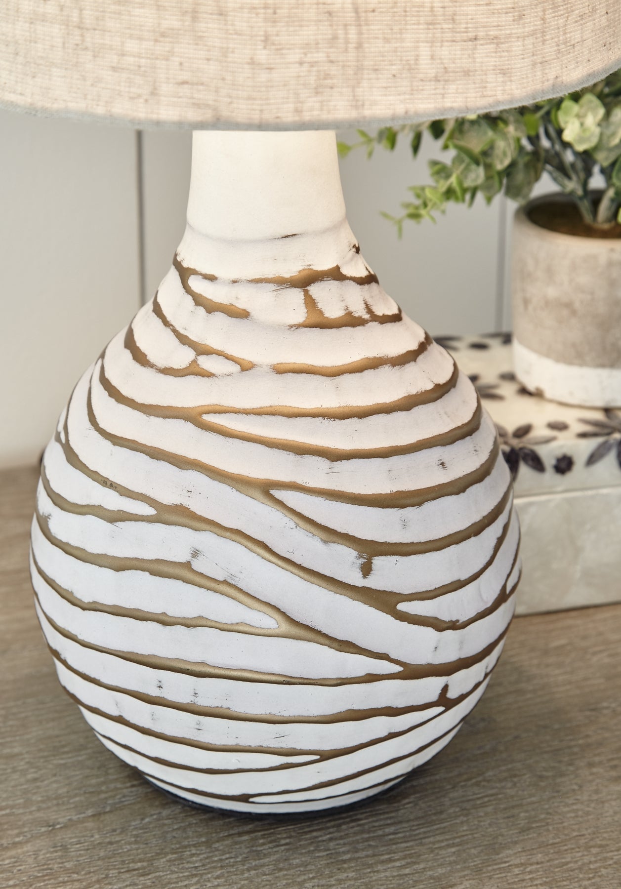 Aleela Metal Table Lamp (1/CN) Rent Wise Rent To Own Jacksonville, Florida