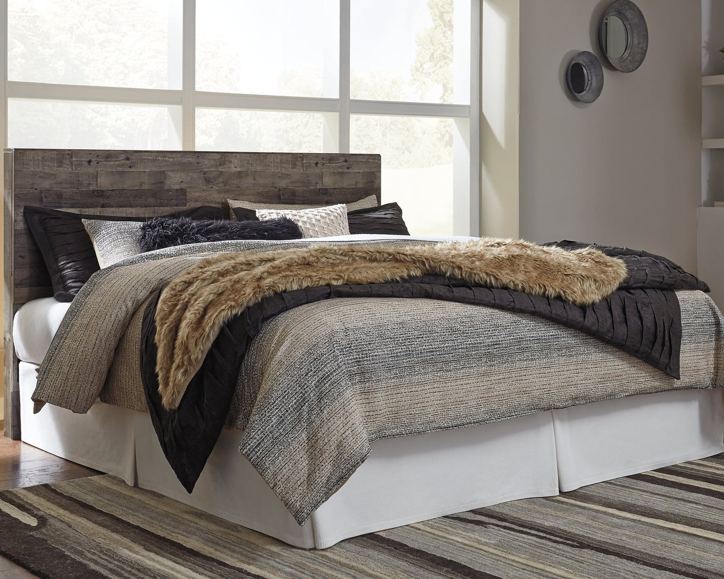 Derekson King Panel Headboard with Mirrored Dresser and Chest Rent Wise Rent To Own Jacksonville, Florida