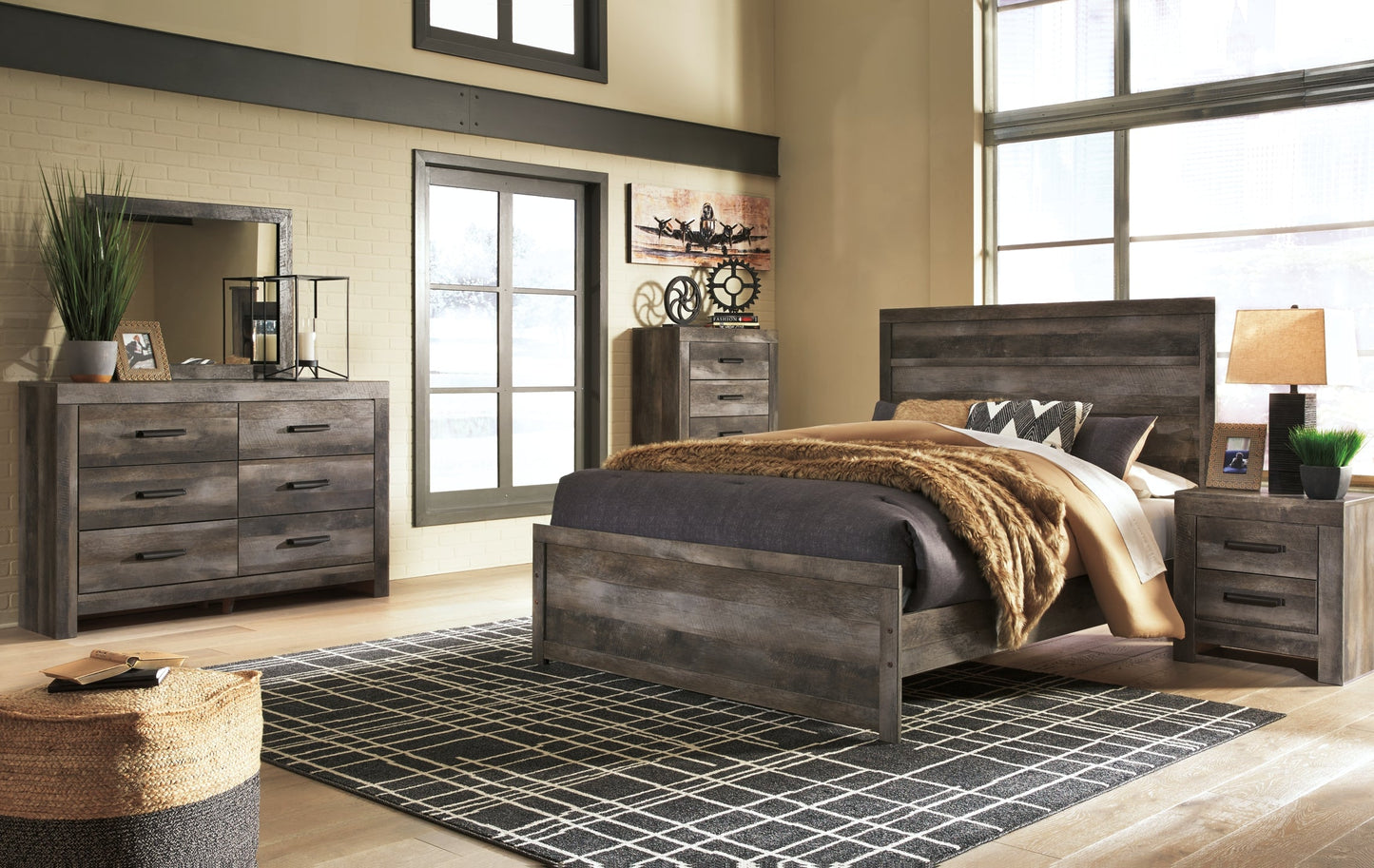 Wynnlow Queen Panel Bed with Mirrored Dresser, Chest and 2 Nightstands Rent Wise Rent To Own Jacksonville, Florida