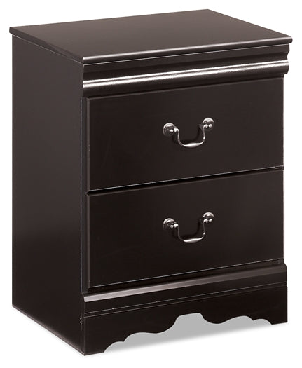 Huey Vineyard Sleigh Bed With Mirrored Dresser And 2 Nightstands