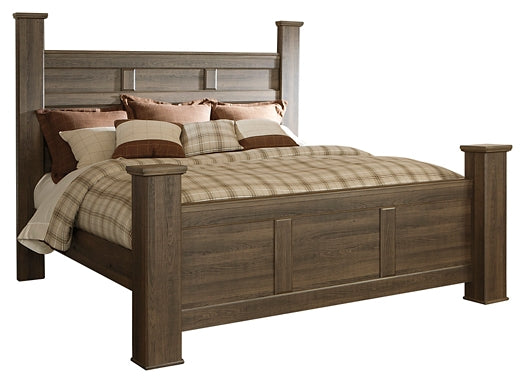 Juararo California Poster Bed With Mirrored Dresser, Chest And Nightstand