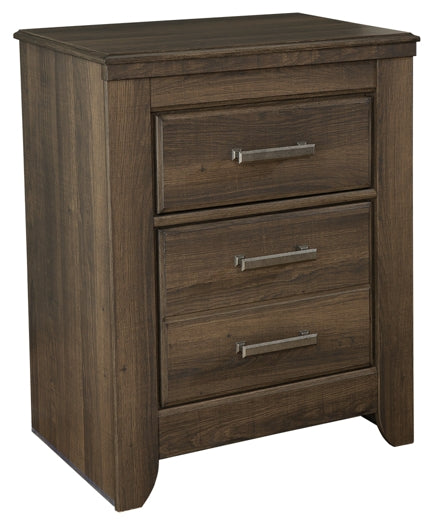 Juararo California Poster Bed With Mirrored Dresser, Chest And Nightstand