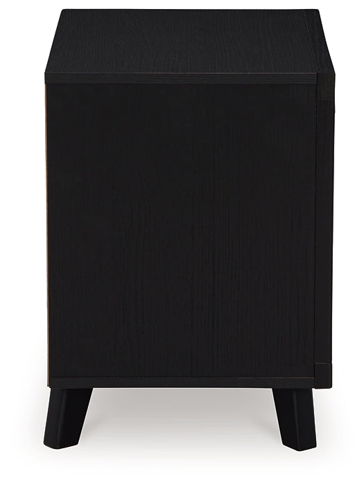 Danziar Panel Bed With Mirrored Dresser And Nightstand