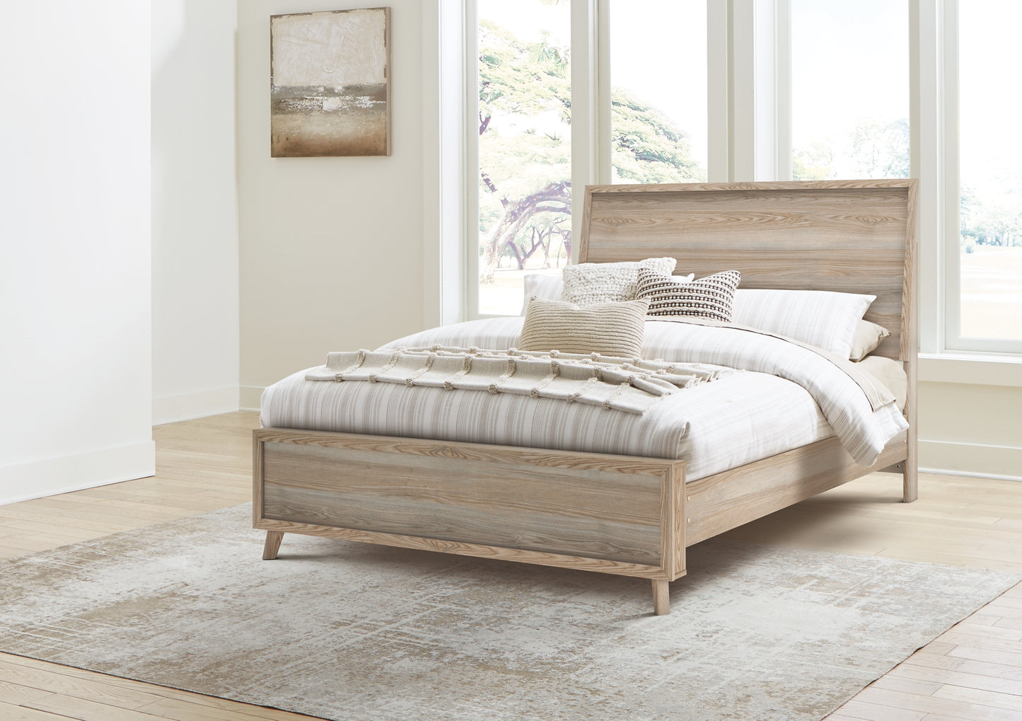 Hasbrick Panel Bed With Mirrored Dresser And 2 Nightstands