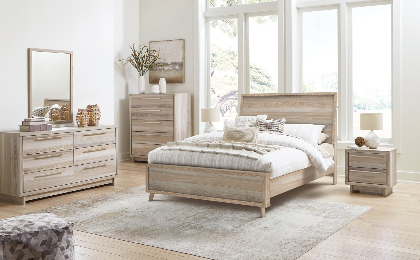 Hasbrick Panel Bed With Mirrored Dresser, Chest And 2 Nightstands