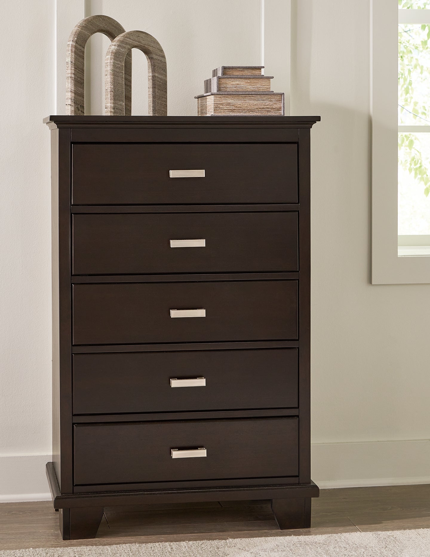 Covetown Panel Bed With Mirrored Dresser, Chest And 2 Nightstands