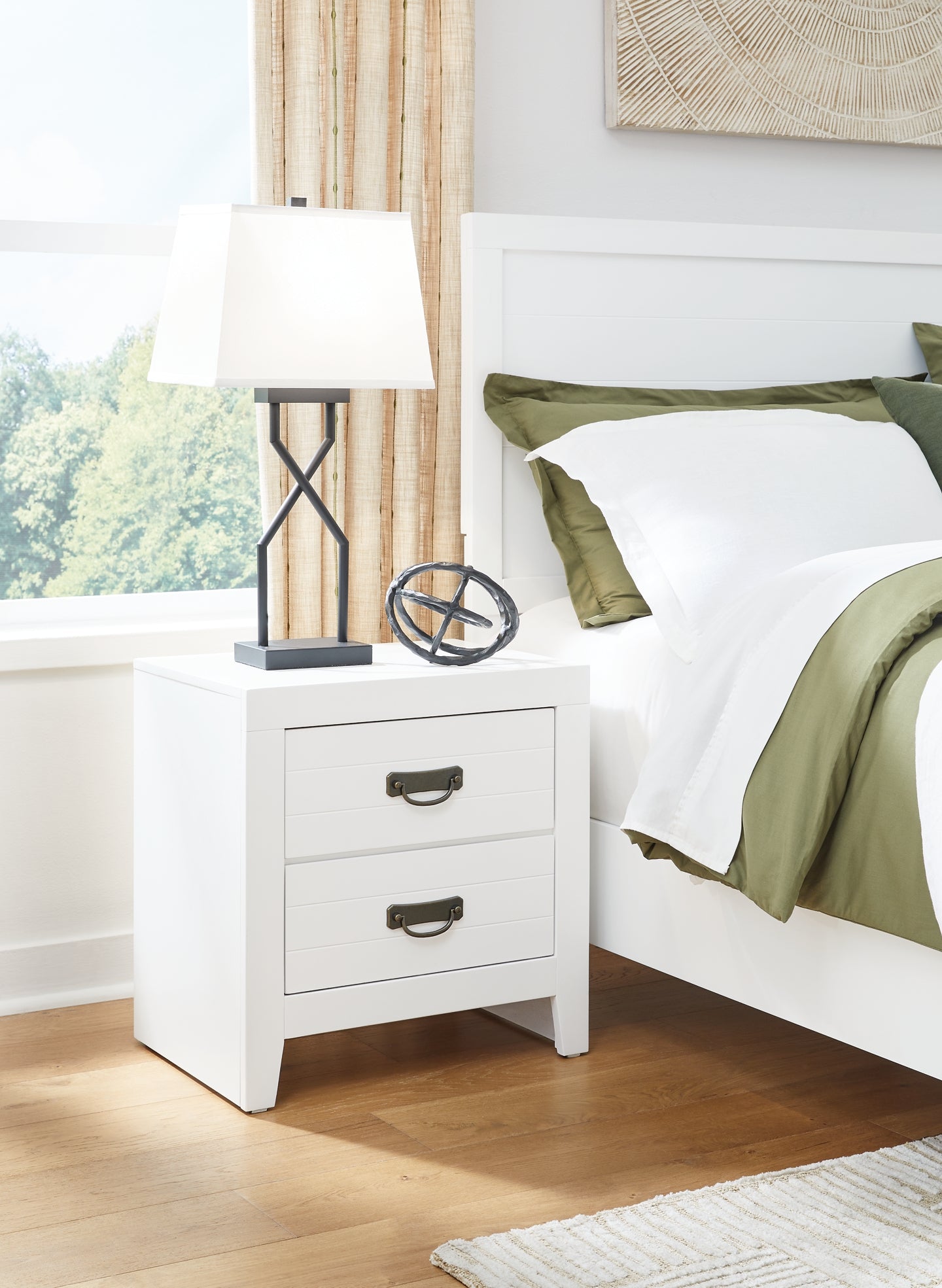 Binterglen Panel Bed With Mirrored Dresser, Chest And 2 Nightstands