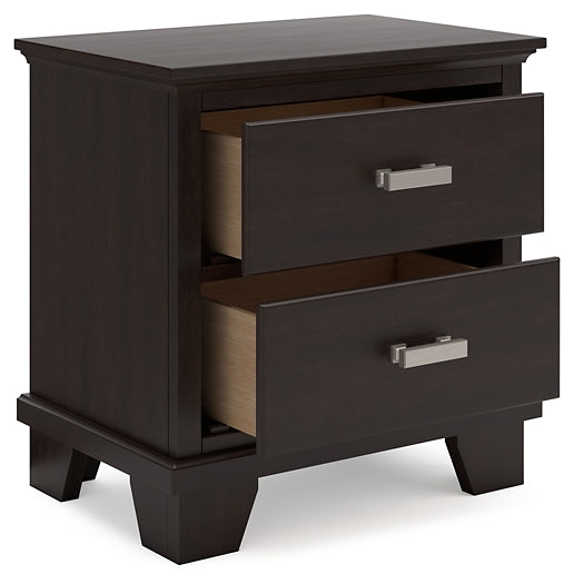 Covetown Panel Bed With Mirrored Dresser And Nightstand