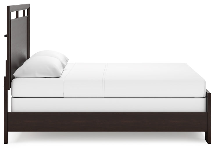 Covetown Panel Bed With Mirrored Dresser, Chest And 2 Nightstands