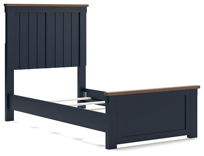 Landocken Panel Bed With Mirrored Dresser And 2 Nightstands