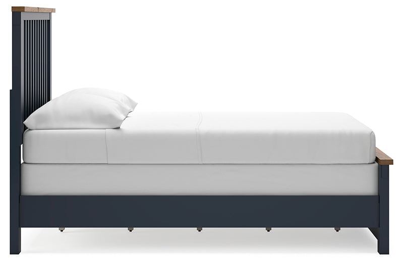 Landocken Panel Bed With Mirrored Dresser