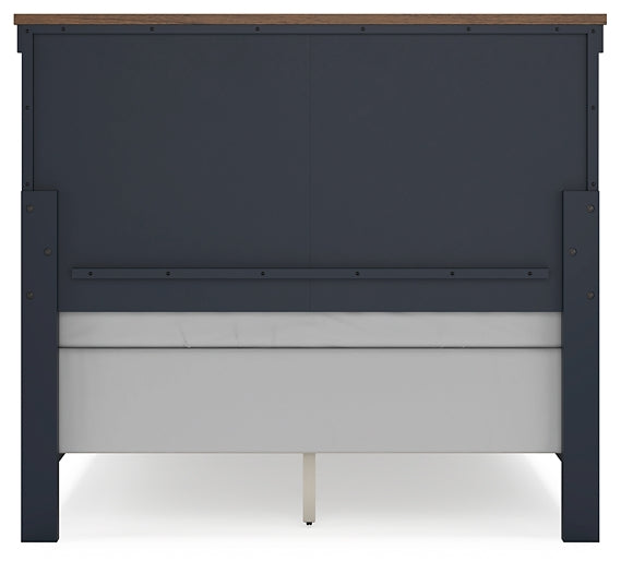 Landocken Panel Bed With Mirrored Dresser And 2 Nightstands