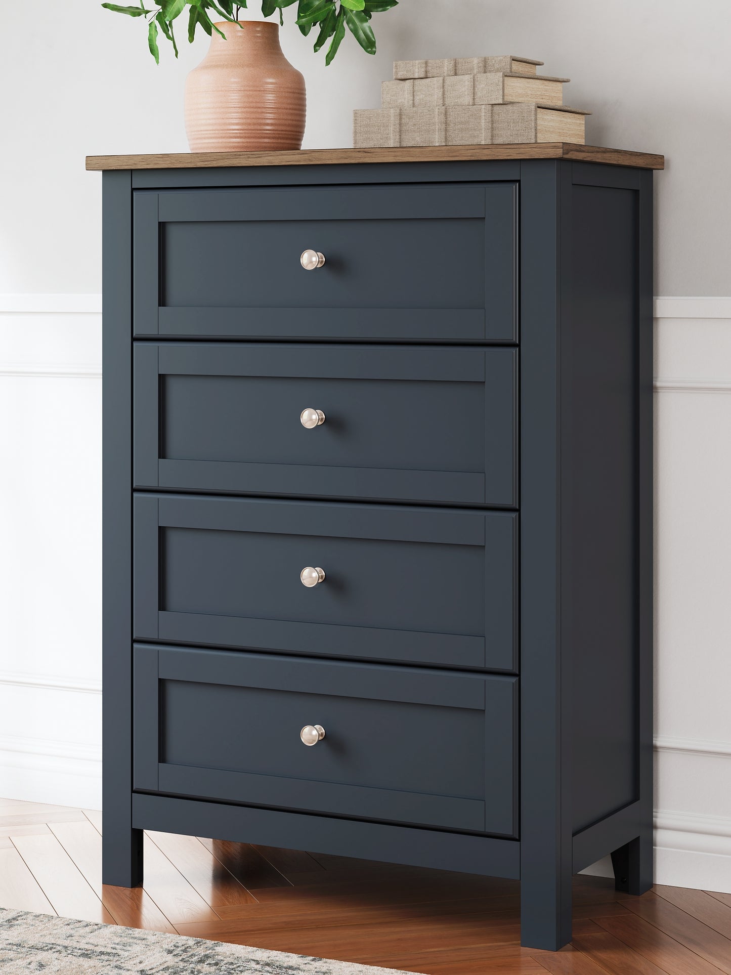 Landocken Panel Bed With Mirrored Dresser, Chest And Nightstand
