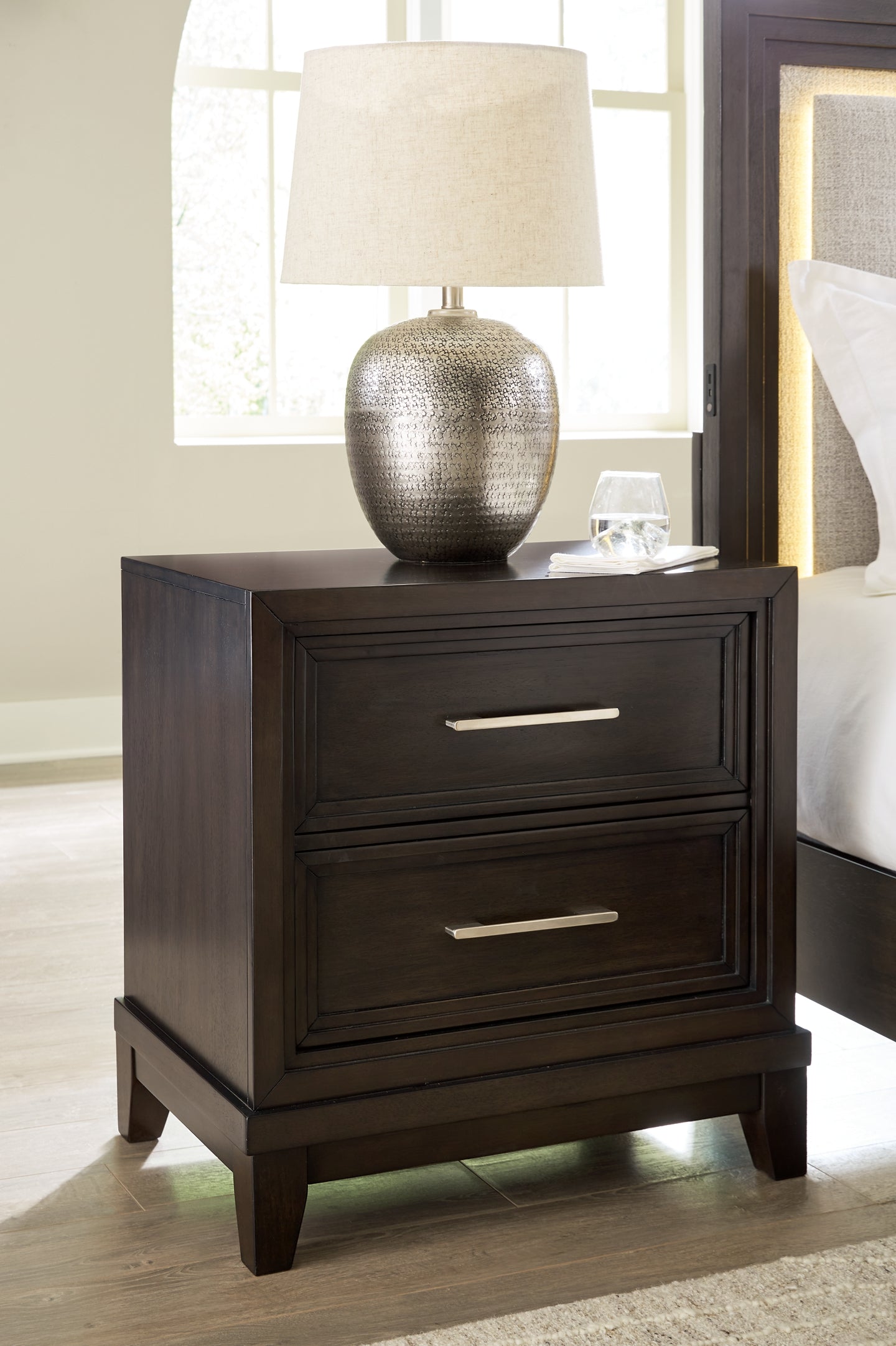 Neymorton Upholstered Panel Bed With Mirrored Dresser, Chest And 2 Nightstands