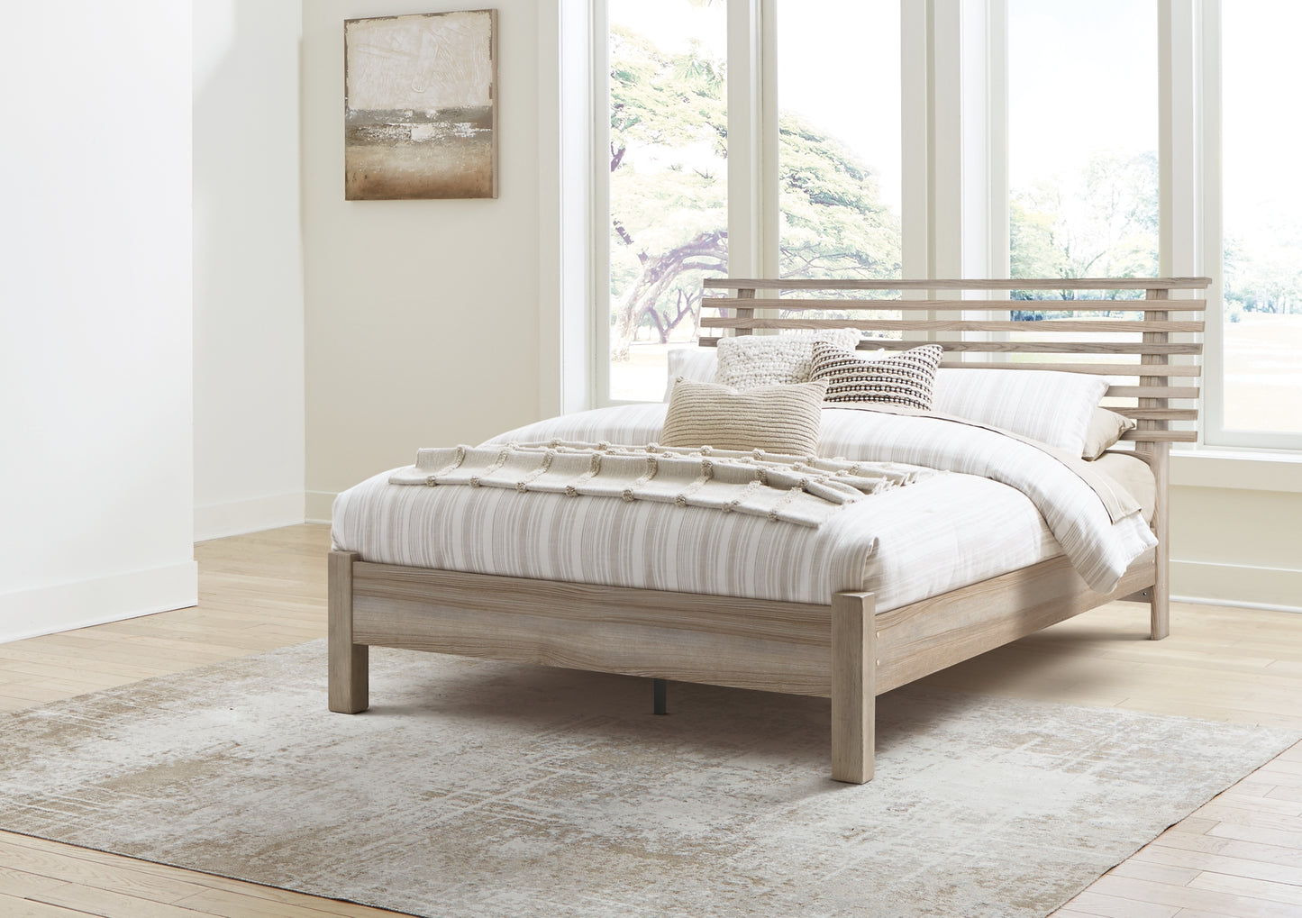 Hasbrick Panel Bed With Mirrored Dresser