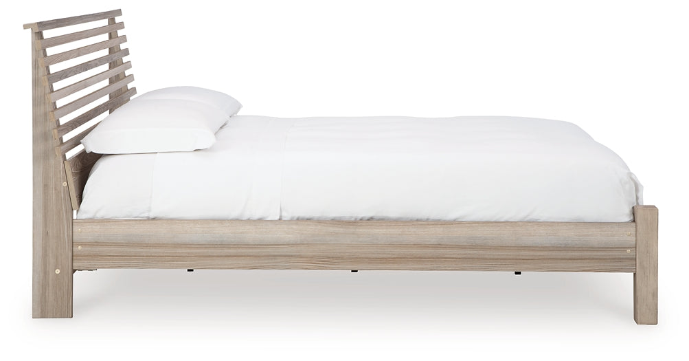 Hasbrick Panel Bed With Mirrored Dresser