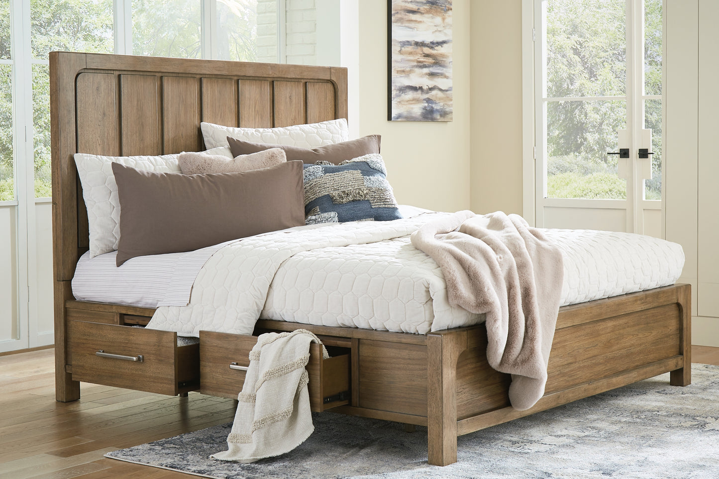 Cabalynn California Panel Bed With Storage With Mirrored Dresser