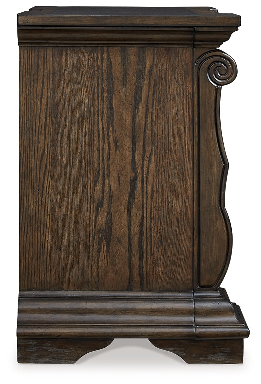 Maylee California Upholstered Bed With Mirrored Dresser And Nightstand