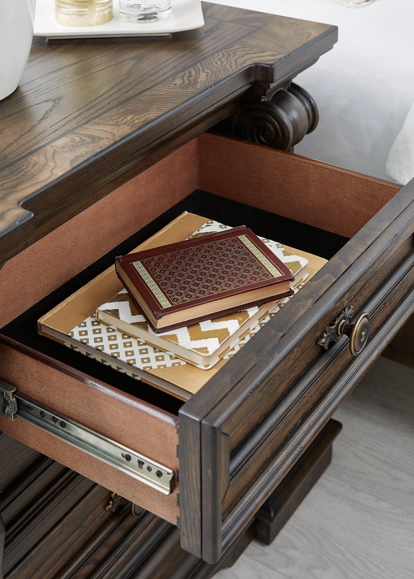 Maylee Upholstered Bed With Mirrored Dresser And Nightstand