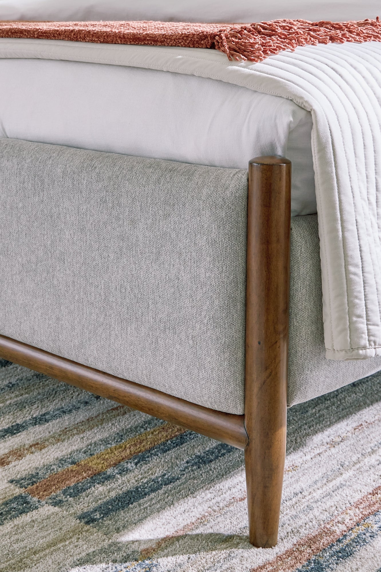 Lyncott Upholstered Bed With Mirrored Dresser And Nightstand