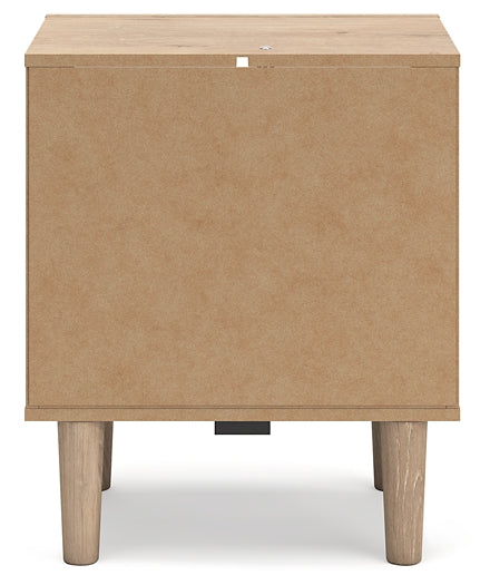 Cielden Upholstered Panel Bed With Mirrored Dresser And Nightstand