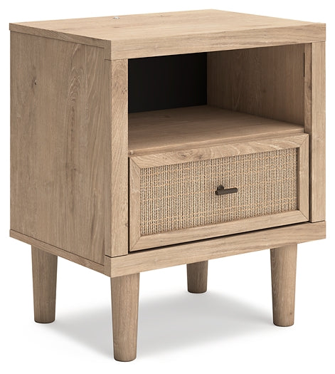 Cielden Panel Bed With Mirrored Dresser, Chest And 2 Nightstands