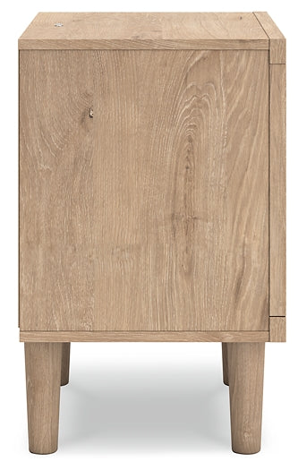 Cielden Panel Bed With Mirrored Dresser, Chest And 2 Nightstands
