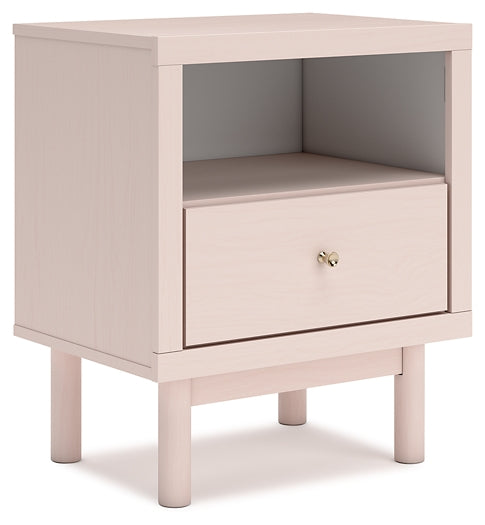 Wistenpine Upholstered Panel Bed With Mirrored Dresser And 2 Nightstands
