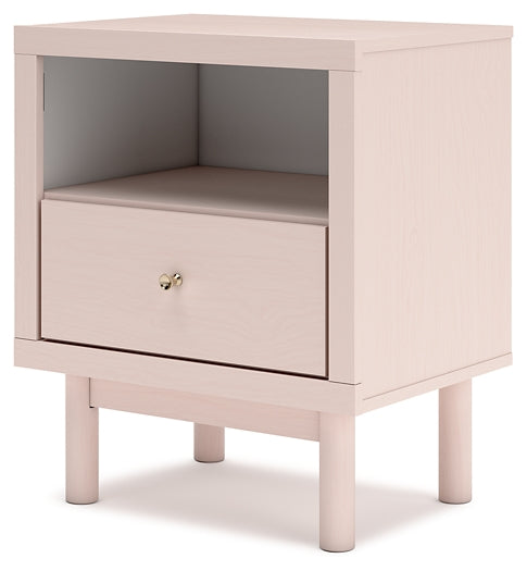 Wistenpine Upholstered Panel Bed With Mirrored Dresser And 2 Nightstands