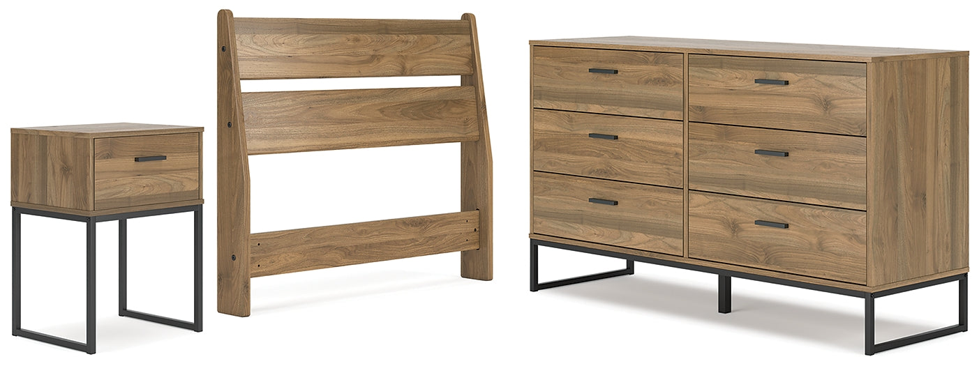 Deanlow Panel Headboard With Dresser And Nightstand