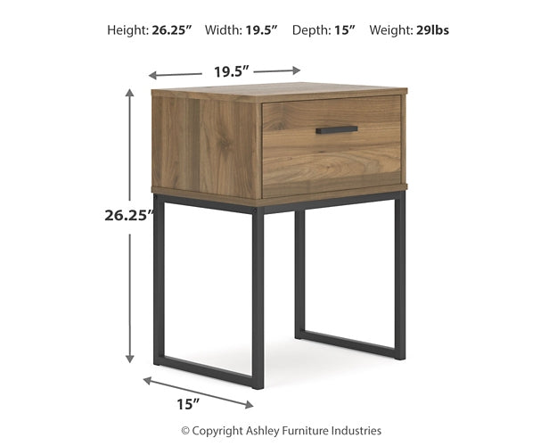 Deanlow Panel Headboard With Dresser And Nightstand