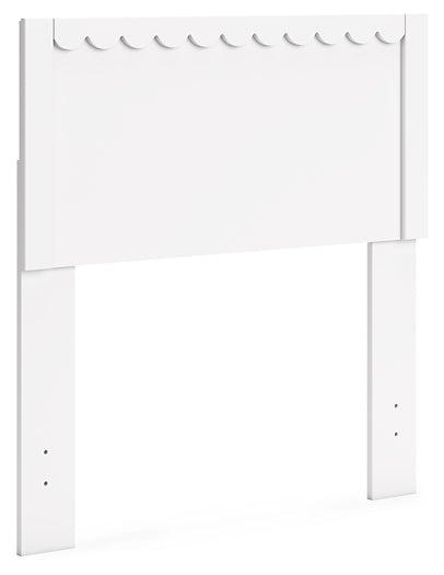 Hallityn Panel Headboard With Dresser And Nightstand