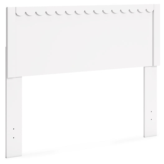 Hallityn Panel Headboard With Dresser And Nightstand