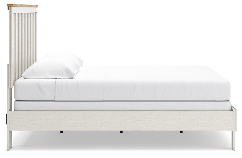 Linnocreek Panel Bed With Mirrored Dresser