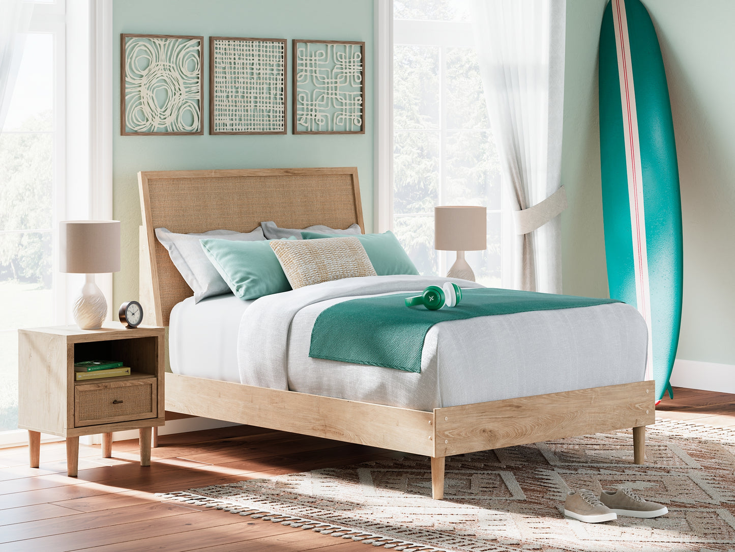 Cielden Panel Bed With Mirrored Dresser And Chest