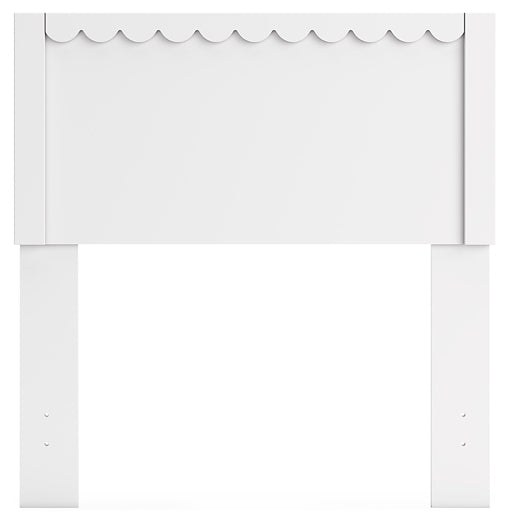 Hallityn Panel Headboard With Dresser And Nightstand
