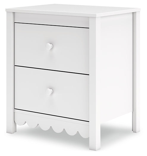 Hallityn Panel Headboard With Dresser And Nightstand