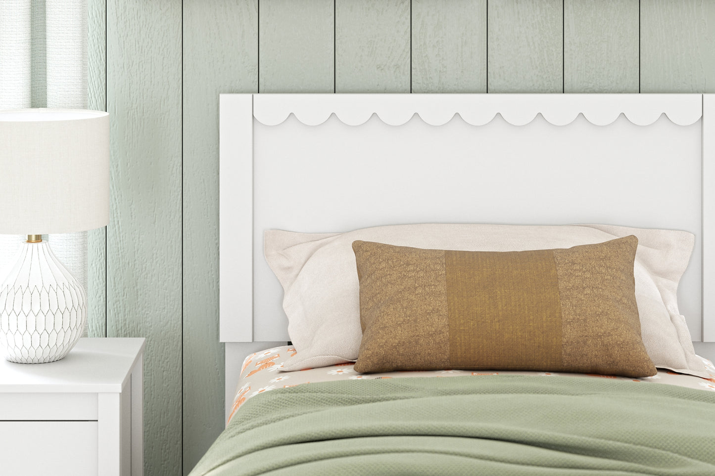 Hallityn Panel Headboard With Dresser And Nightstand