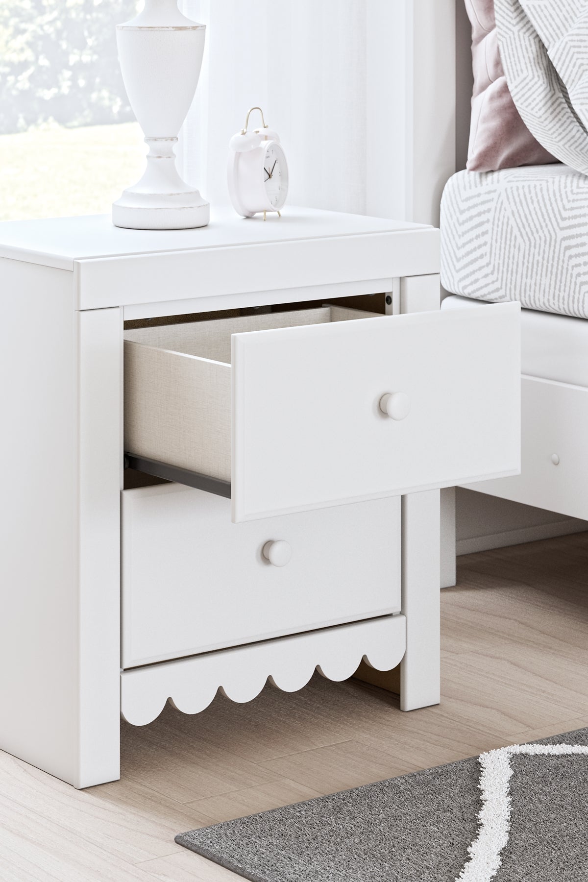 Mollviney Panel Bed With Mirrored Dresser And 2 Nightstands