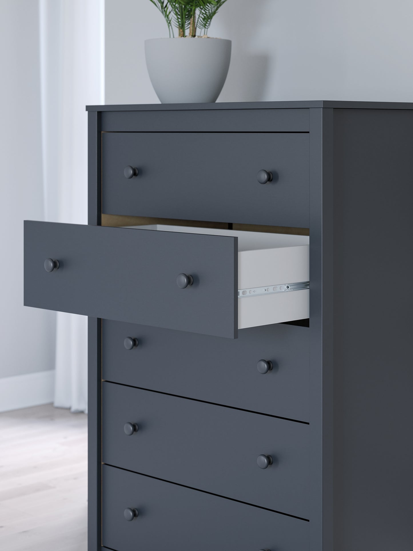 Simmenfort Platform Bed With Dresser, Chest And Nightstand