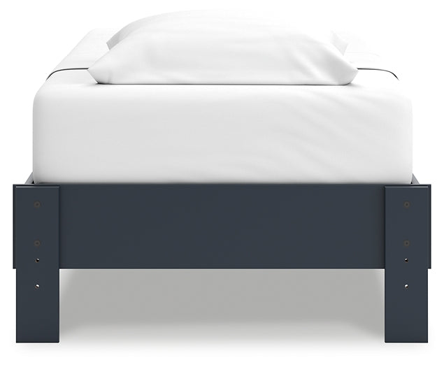 Simmenfort Platform Bed With Dresser, Chest And Nightstand
