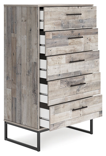 Neilsville Platform Bed With Dresser, Chest And Nightstand