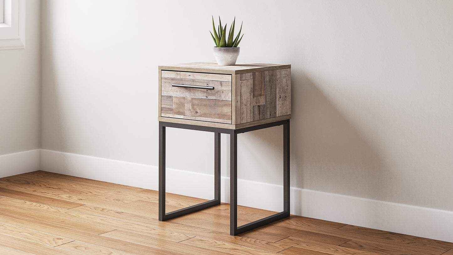 Neilsville Platform Bed With Dresser, Chest And Nightstand