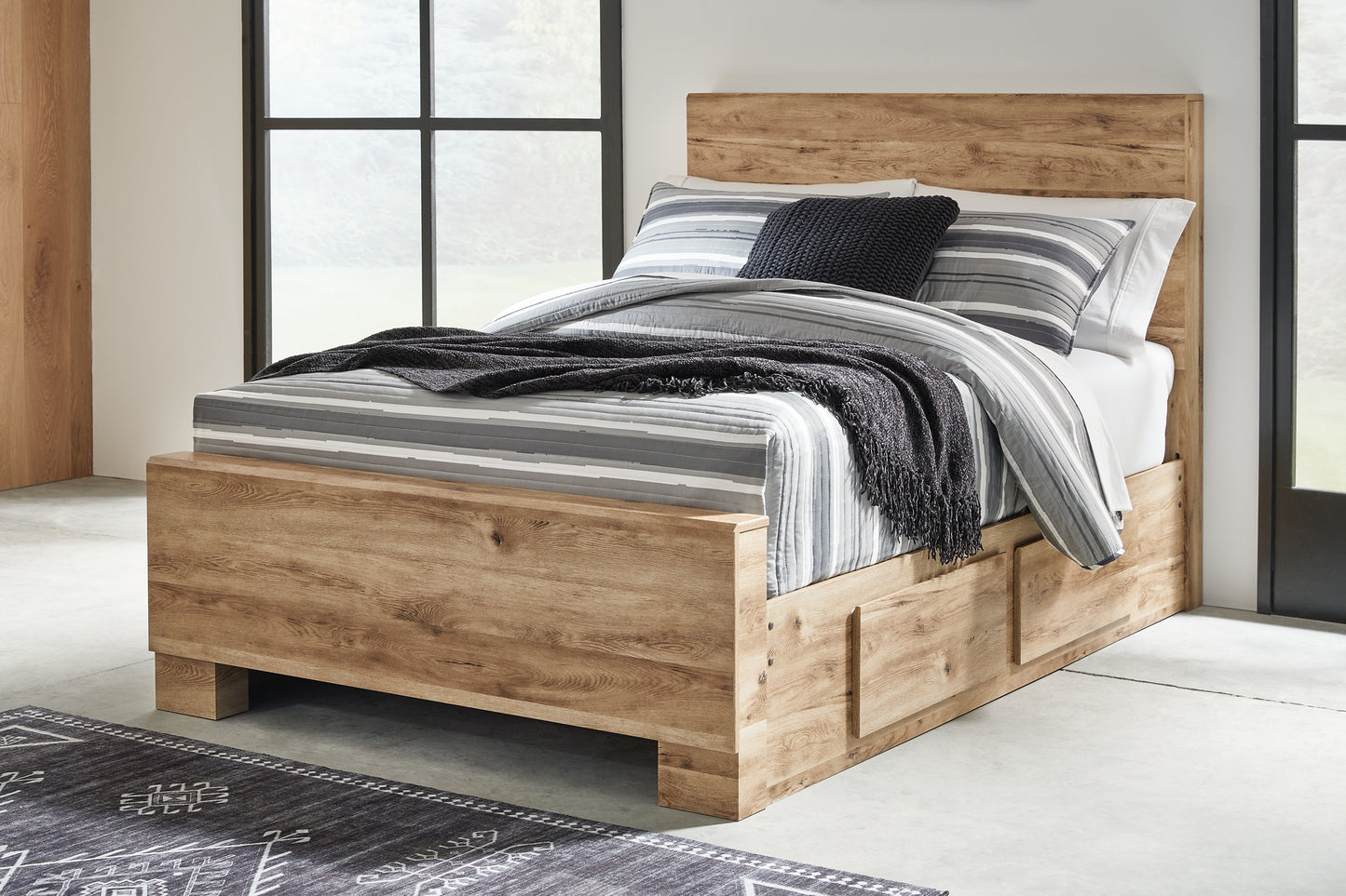 Hyanna Panel Bed With Storage With Mirrored Dresser And 2 Nightstands