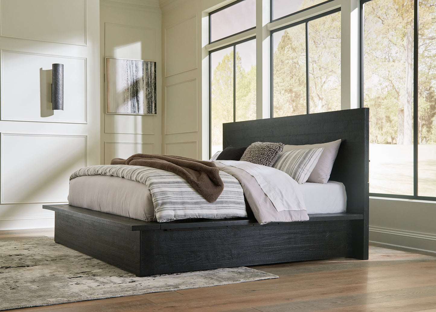 Londer Panel Bed With Mirrored Dresser, Chest And 2 Nightstands