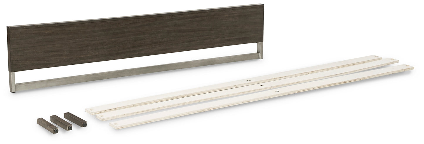 Arkenton Panel Bed With Mirrored Dresser And 2 Nightstands