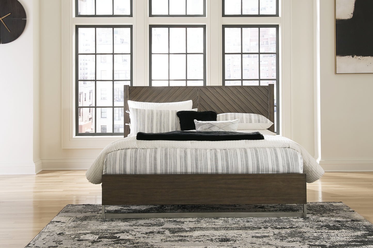 Arkenton Panel Bed With Mirrored Dresser And 2 Nightstands