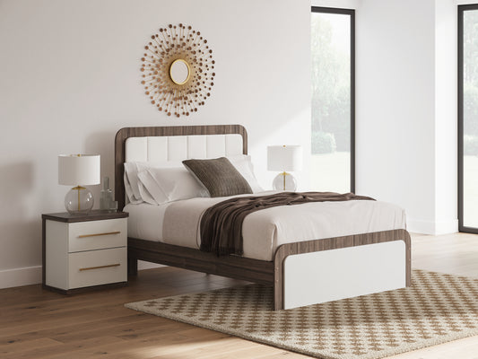 Kendanport  Upholstered Bed