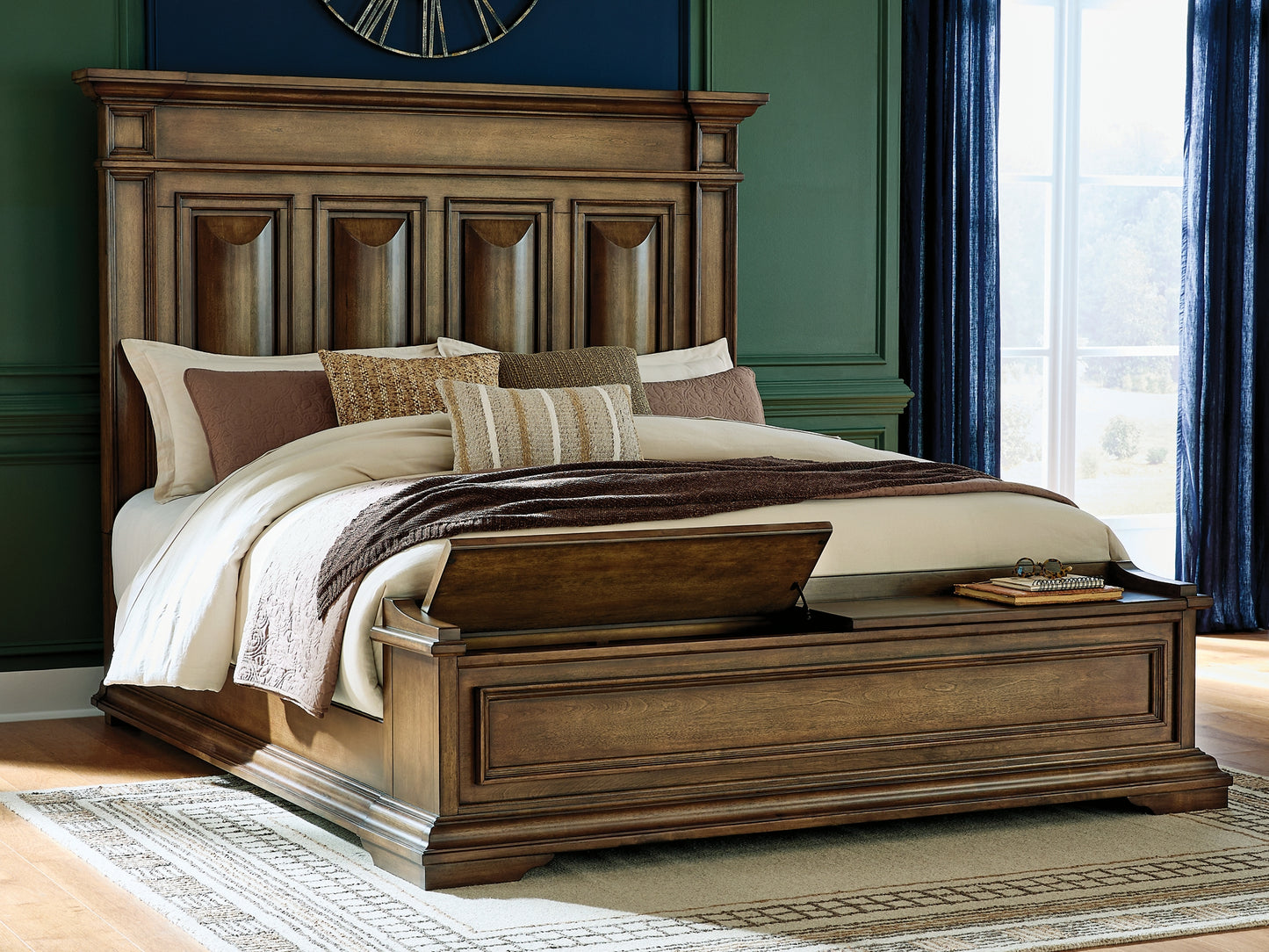 Frantanna California  Panel Storage Bed