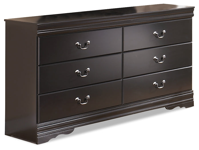 Huey Vineyard  Sleigh Bed With Mirrored Dresser And Nightstand